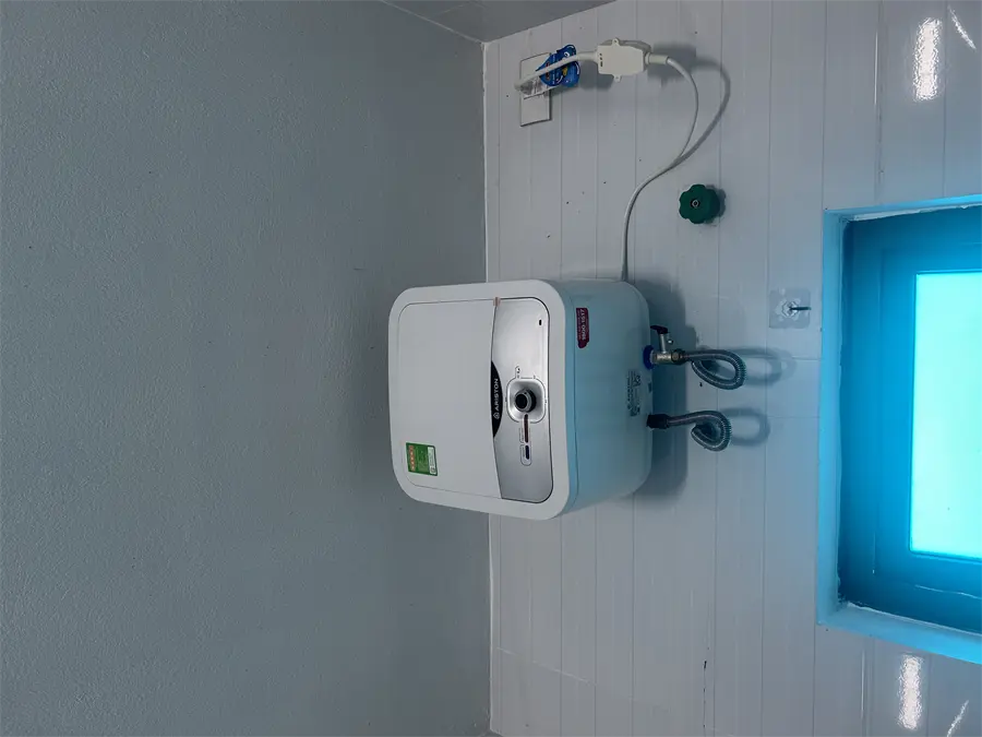 Khách hàng review Máy nước nóng gián tiếp Ariston 15 lít 2500W AN2 15 RS 2.5 FE 3