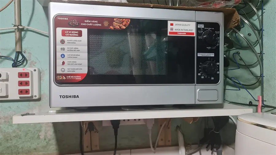 Khách hàng review Lò vi sóng có nướng Toshiba ER-SGM20(S1)VN 20 lít 1