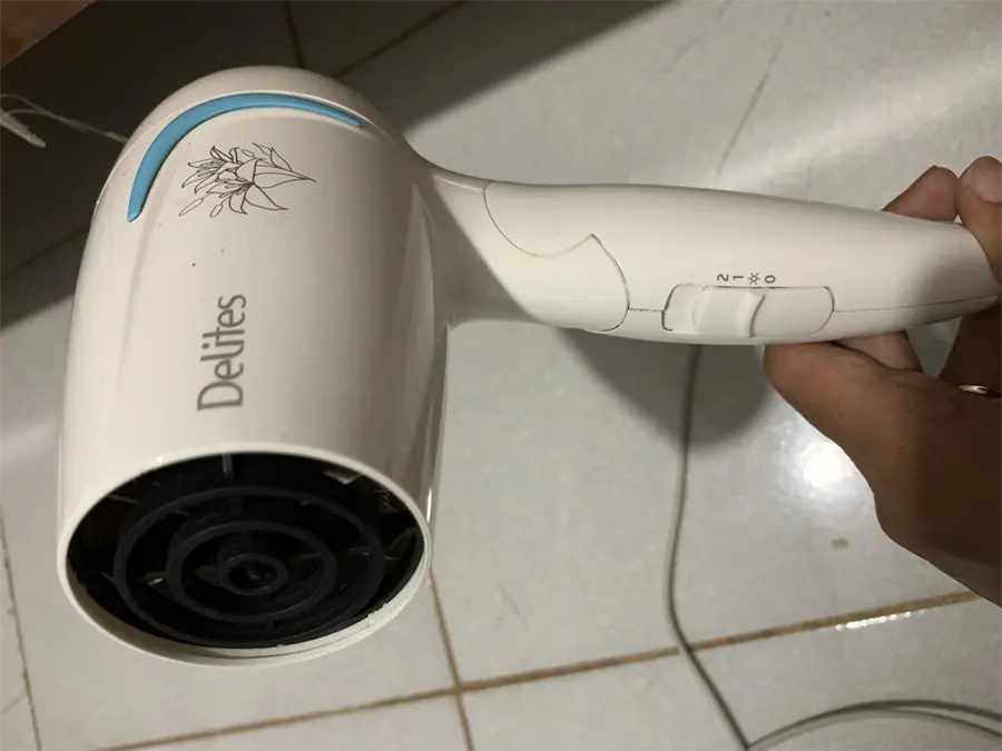 Khách hàng review Máy sấy tóc 1200W Delites MST02 6