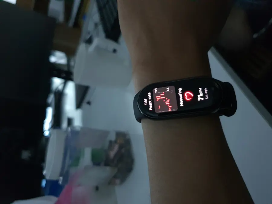 Khách hàng review Vòng đeo tay thông minh Mi Band 8 12