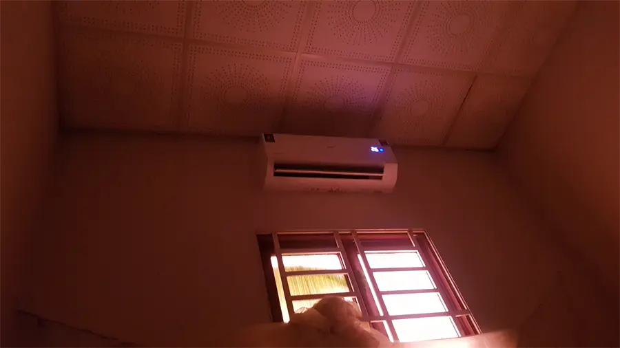 Khách hàng review Máy lạnh Aqua Inverter 1 HP AQA-RUV10RB 4