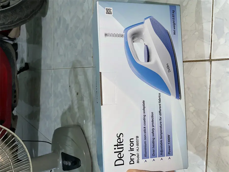 Khách hàng review Bàn ủi khô Delites HJ-8057B 1300W 3