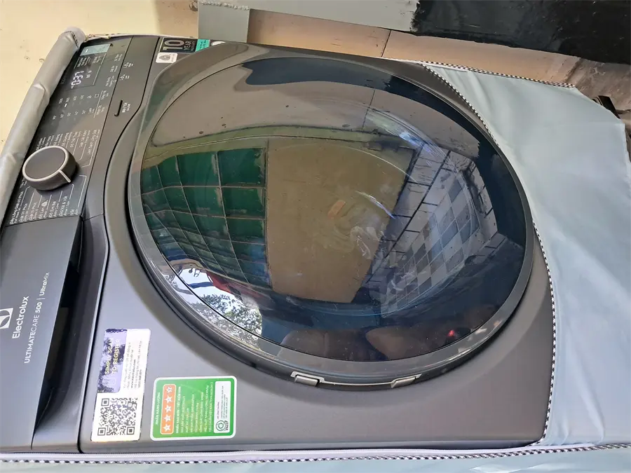 Khách hàng review Máy giặt Electrolux UltimateCare 500 Inverter 10 kg EWF1024P5SB 3