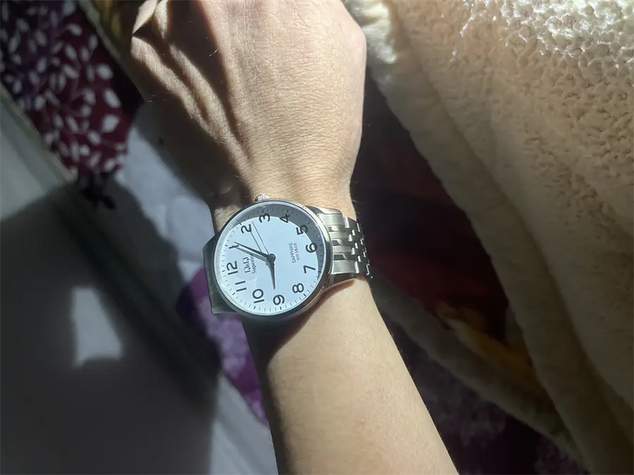 Khách hàng review Đồng hồ Q 3