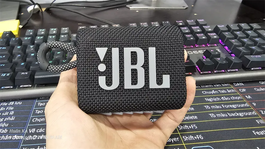 Khách hàng review Loa Bluetooth JBL Go 3 6