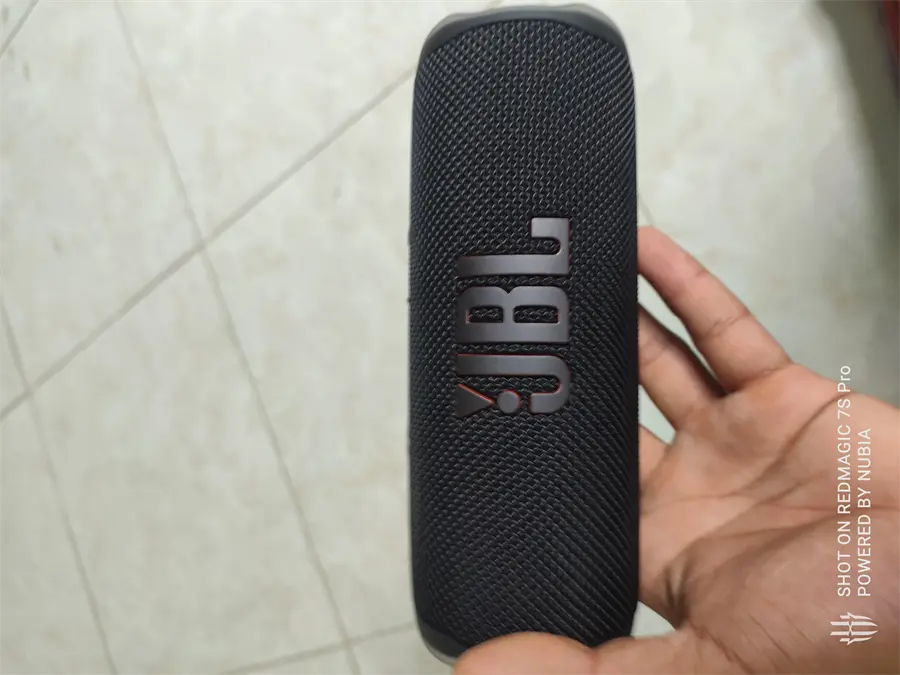 Khách hàng review Loa Bluetooth JBL Flip 6 11