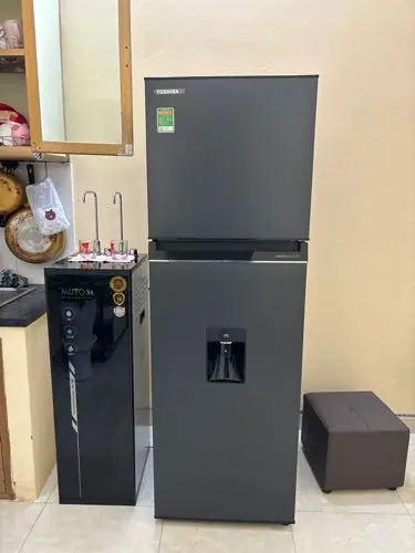 Khách hàng review Tủ lạnh Toshiba Inverter 249 lít GR-RT325WE-PMV(06)-MG 6