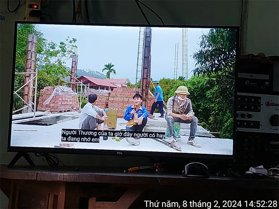 Khách hàng review Google Tivi TCL FHD 32 inch 32S5400 6