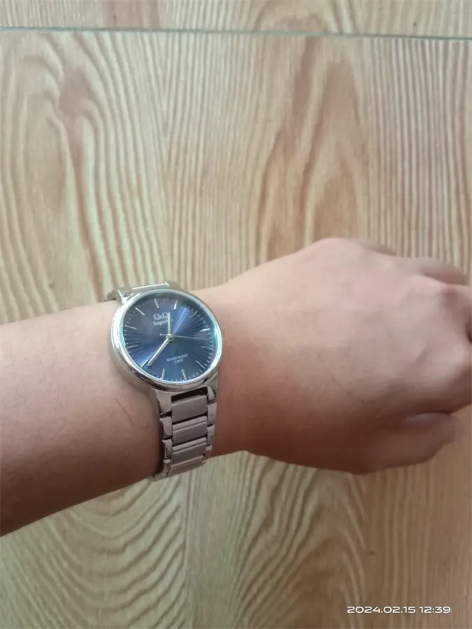 Khách hàng review Đồng hồ Q 4