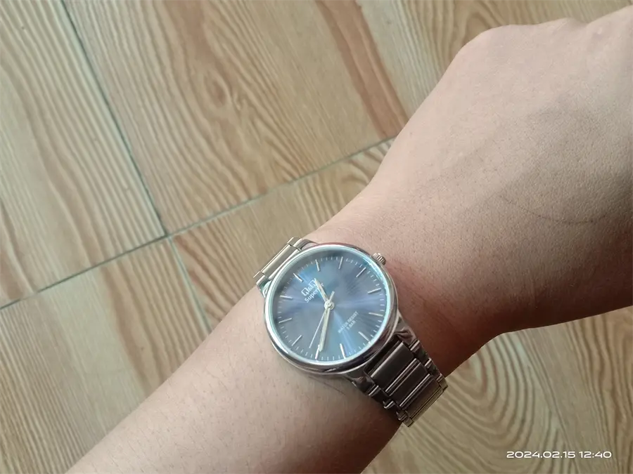 Khách hàng review Đồng hồ Q 1