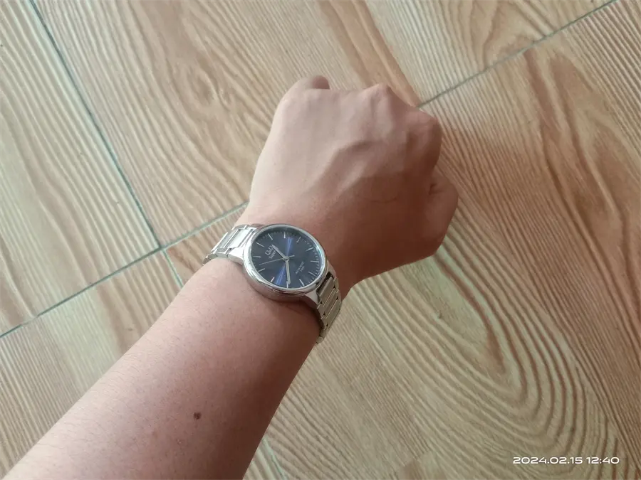 Khách hàng review Đồng hồ Q 2