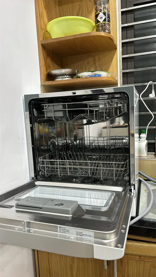 Khách hàng review Máy rửa chén mini Electrolux ESF6010BW 17