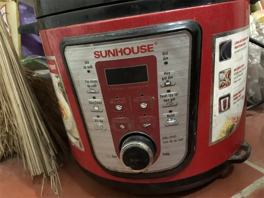 Khách hàng review Nồi áp suất điện Sunhouse SHD 1767 6 lít 1