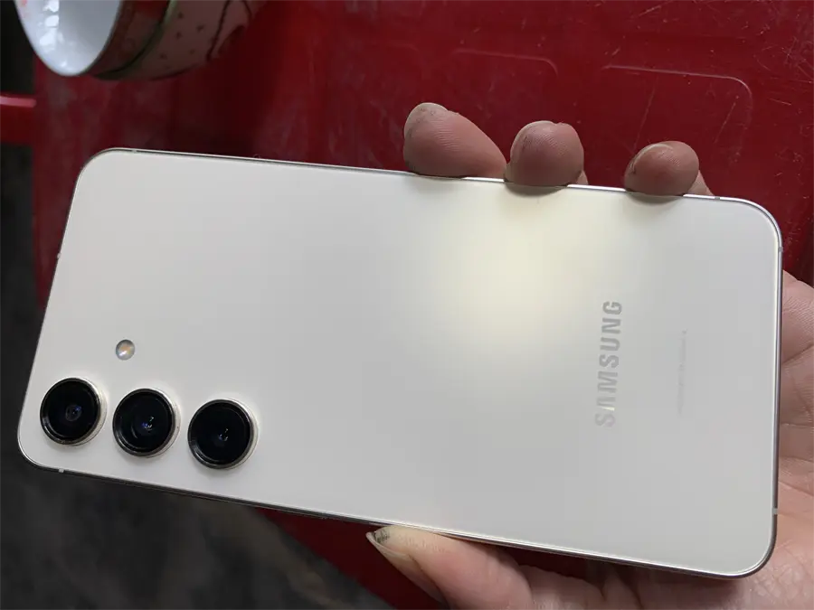 Khách hàng review Điện thoại Samsung Galaxy S24 5G 8GB/256GB 2