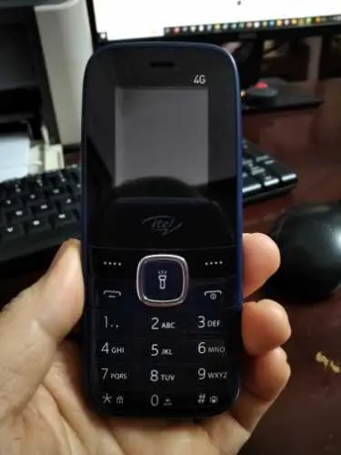 Khách hàng review Điện thoại Itel it9010 1