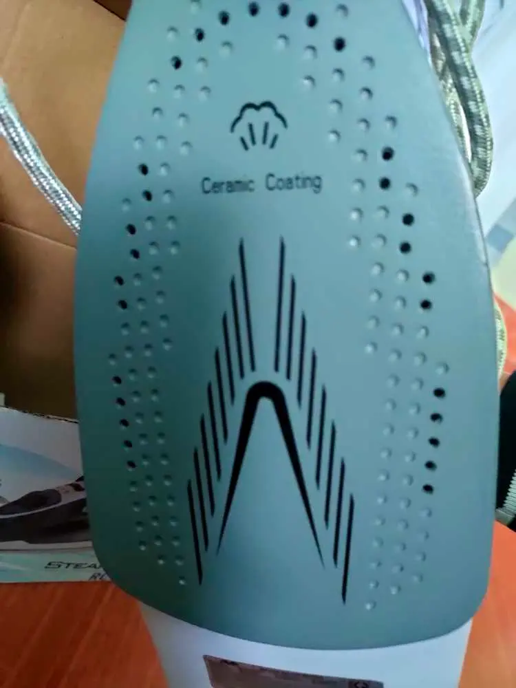 Khách hàng review Bàn ủi hơi nước AVA RC-2022 2400W 5