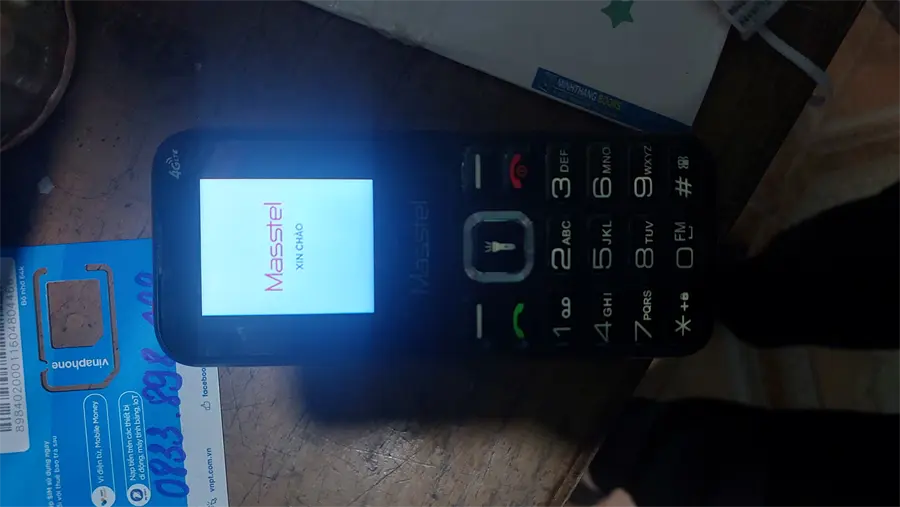 Khách hàng review Điện thoại Masstel IZI 10 7