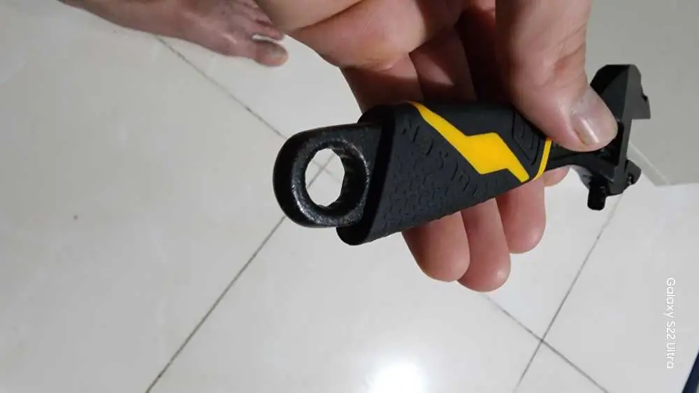 Khách hàng review Mỏ lết cán nhựa đen Tolsen 20 mm 15308 1