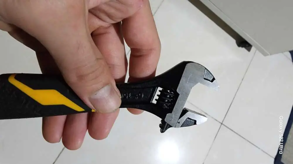 Khách hàng review Mỏ lết cán nhựa đen Tolsen 20 mm 15308 2
