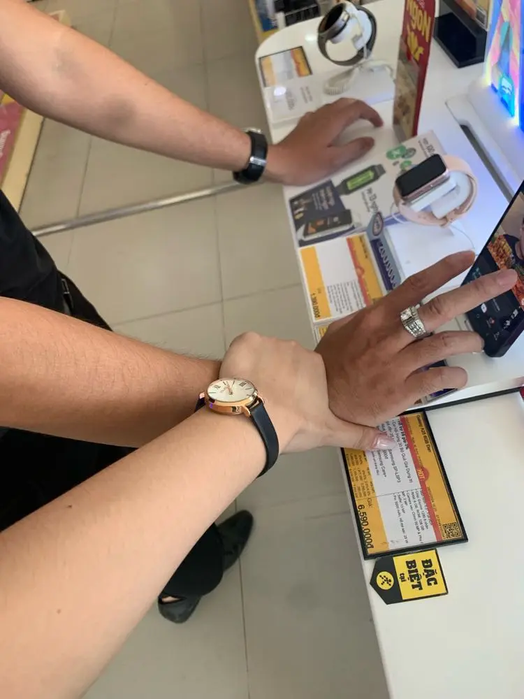 Khách hàng review Đồng hồ Elio 30.5 mm Nữ EL126-03 1