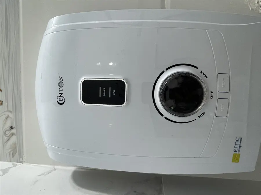 Khách hàng review Máy nước nóng trực tiếp Centon 5500W GD600ESP RS FL 3