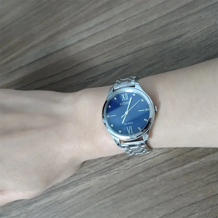 Khách hàng review Đồng hồ CITIZEN 32 mm Nữ EM0500-73L 2