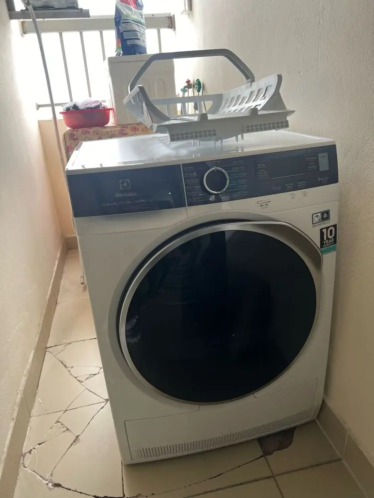 Khách hàng review Máy sấy bơm nhiệt Electrolux UltimateCare 8 kg EDH803Q7WB 1