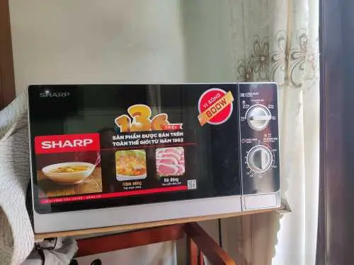 Khách hàng review Lò vi sóng Sharp R-205VN(S) 20 lít 2