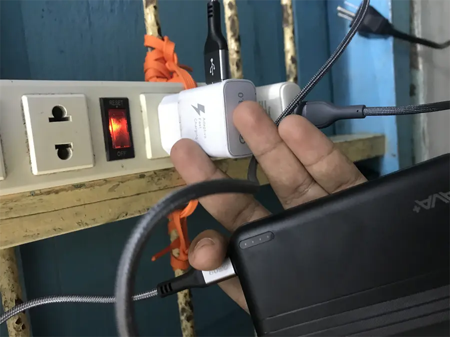 Khách hàng review Pin sạc dự phòng Polymer 10000mAh 12W AVA  DS609A 18