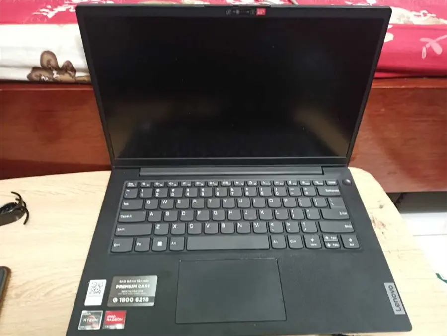 Khách hàng review Laptop Lenovo V14 G3 ABA R5 5625U/8GB/512GB/Win11 (82TU006SVN) 1