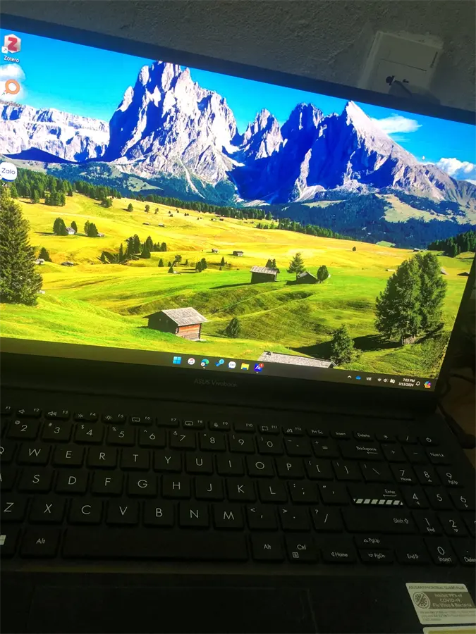 Khách hàng review Laptop Asus Vivobook 15 OLED A1505VA - L1341W (i5 13500H, 16GB, 512GB, Full HD OLED, Win11) 4