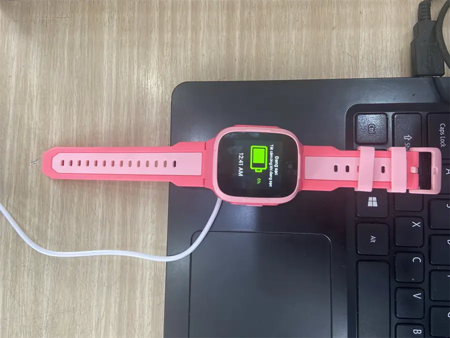 Khách hàng review Đồng hồ định vị trẻ em Masstel Smart Hero 10 1