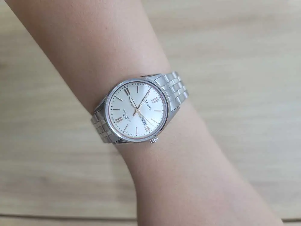 Khách hàng review Đồng hồ CASIO 30 mm Nữ LTP-1335D-9AVDF 7
