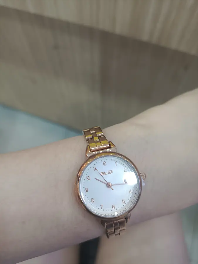 Khách hàng review Đồng hồ ELIO Nàng Thơ 26 mm Nữ ES052-01 3