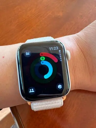 Khách hàng review Apple Watch SE 2 GPS   Cellular 40mm viền nhôm dây vải 1