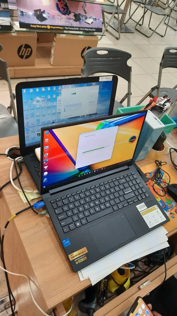 Khách hàng review Laptop Asus Vivobook 15 OLED A1505VA i5 13500H/8GB/512GB/Win11 (L1052W) 1