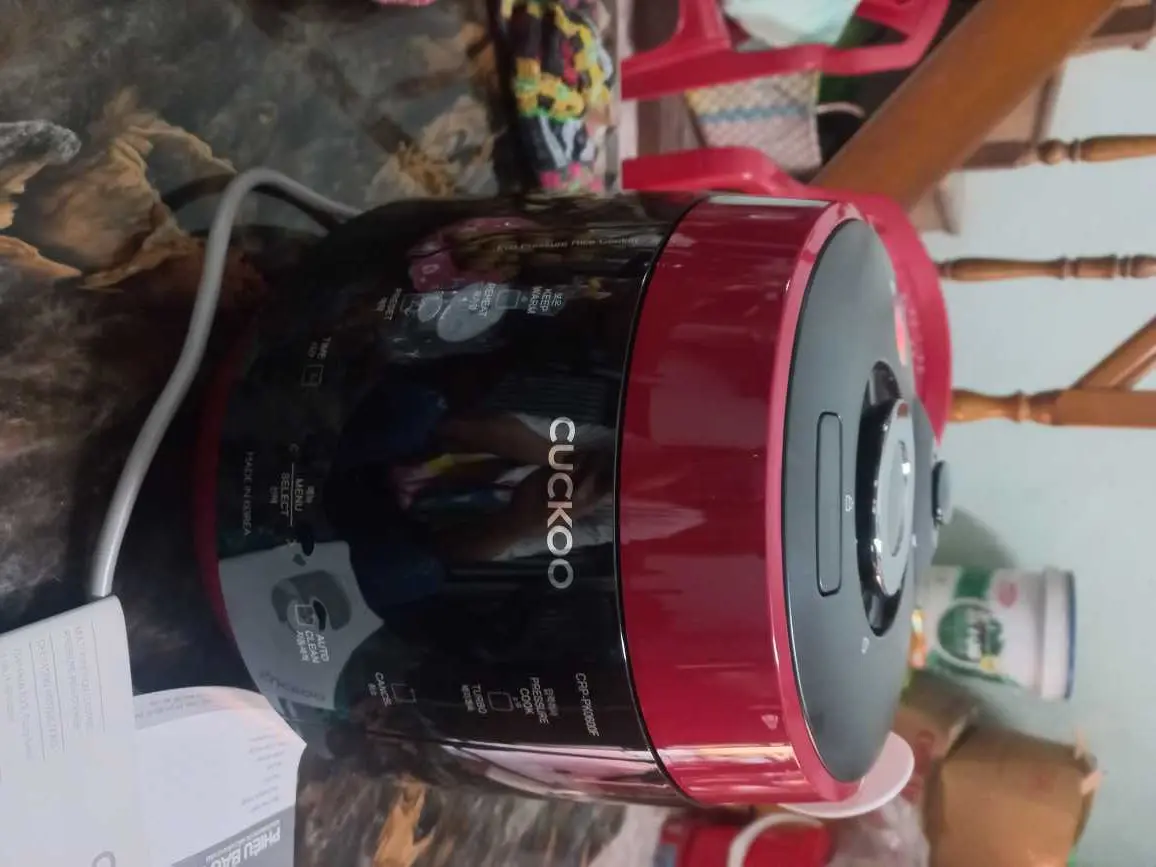Khách hàng review Nồi cơm điện tử áp suất Cuckoo 1.08 lít CRP-PK0600F/BKRDVN 1