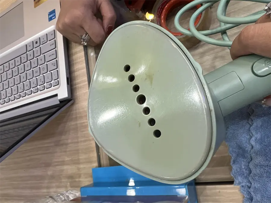 Khách hàng review Bàn ủi hơi nước cầm tay Philips STH3010 1090W 12