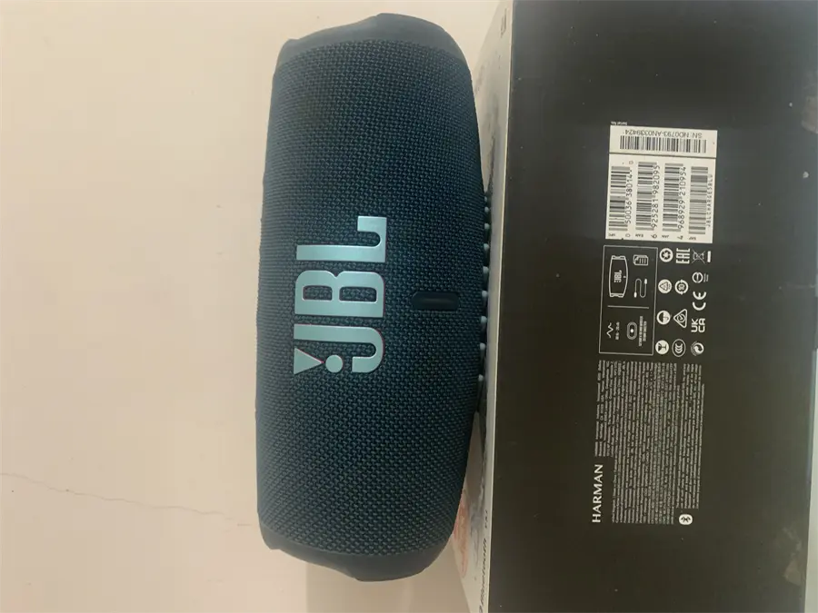 Khách hàng review Loa Bluetooth JBL Charge 5 3