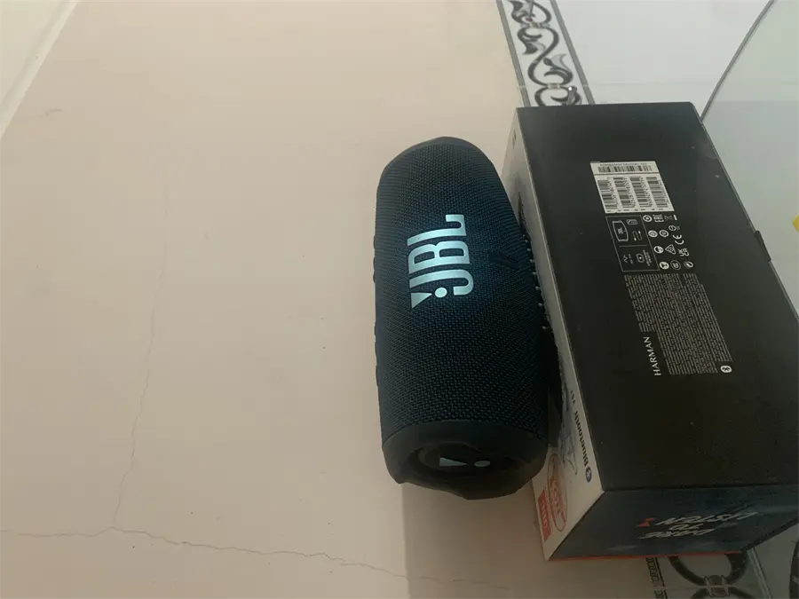 Khách hàng review Loa Bluetooth JBL Charge 5 4