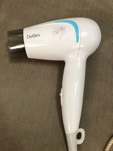 Khách hàng review Máy sấy tóc 1200W Delites MST02 2