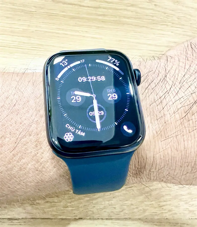 Khách hàng review Apple Watch SE 2 GPS 44mm viền nhôm dây thể thao 2