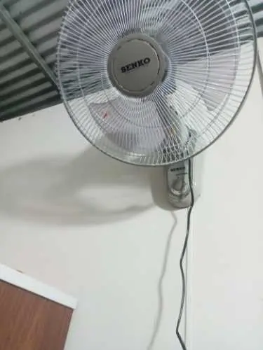Khách hàng review Quạt treo tường Senko 3 cánh T1680 47W 4