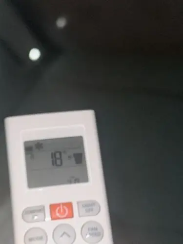 Khách hàng review Điều hòa LG Inverter 9200 BTU V10API1 15
