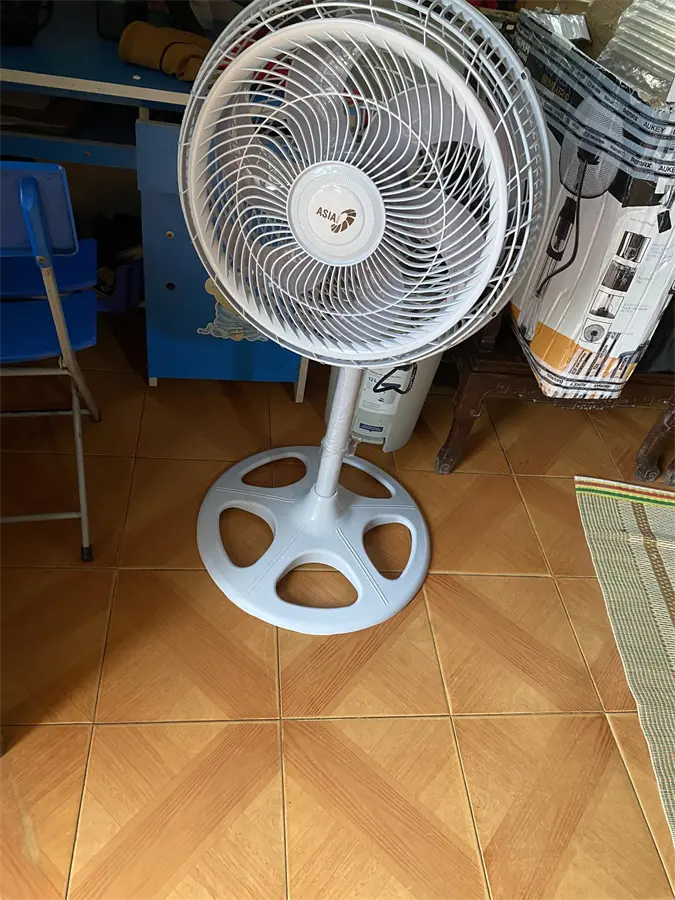Khách hàng review Quạt đứng Asia 6 cánh VY639990 80W 9