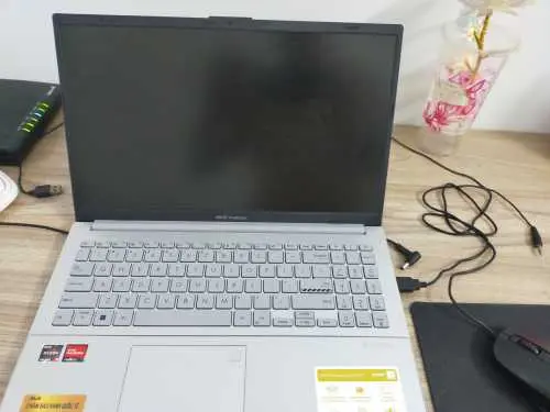 Khách hàng review Laptop Asus Vivobook Go 15 E1504FA - NJ776W (R5 7520U, 16GB, 512GB, Full HD, Win11) 4