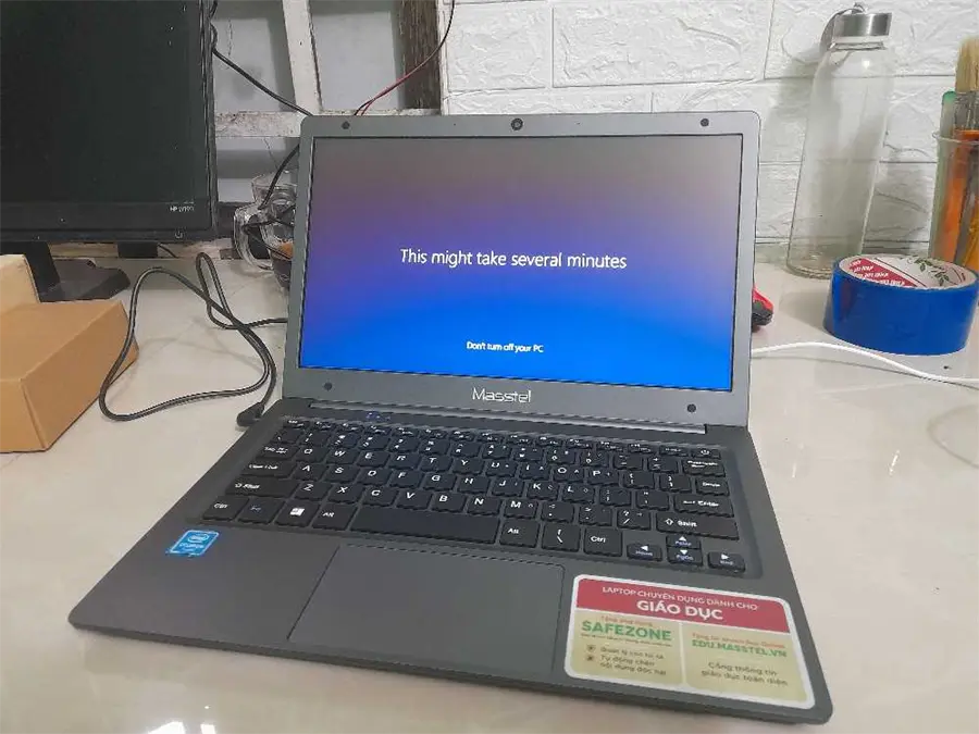 Khách hàng review Laptop Masstel E116 N4020/4GB/128GB/Win10 Pro 2