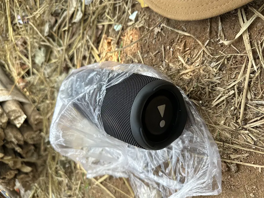 Khách hàng review Loa Bluetooth JBL Charge 5 14