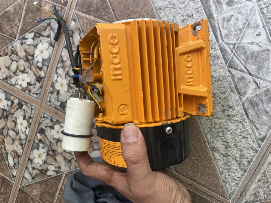 Khách hàng review Máy bơm nước đẩy cao Ingco VPM3708 370W 4