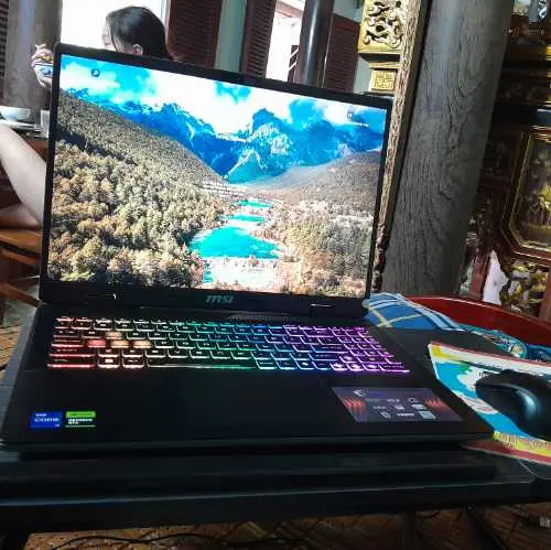 Khách hàng review Laptop MSI Gaming Sword 16 HX B14VFKG - 045VN (i7 14700HX, 16GB, 1TB, RTX 4060 8GB, QHD  240Hz, Win11) 1
